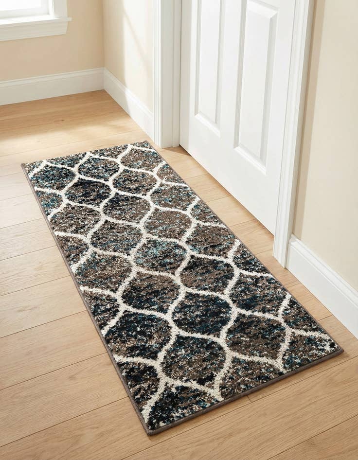 Detail image of  2' x 4' Lattice Frieze Runner Rug