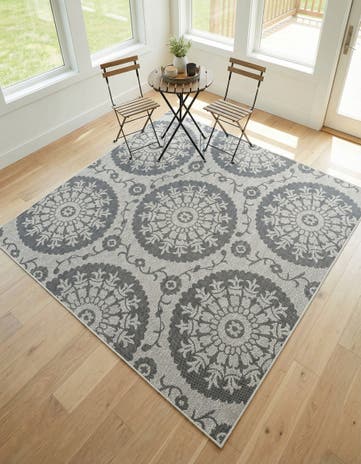 Gray Easy-Clean Botanical Indoor / Outdoor Square Rug