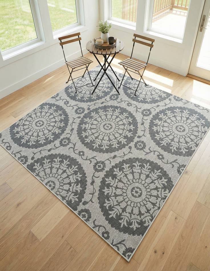 Detail image of 6' x 6' Washable Botanical Indoor / Outdoor Square Rug