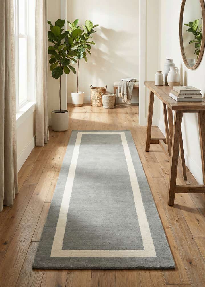 2' 7 x 8' Jill Zarin Border Wool Runner Rug
