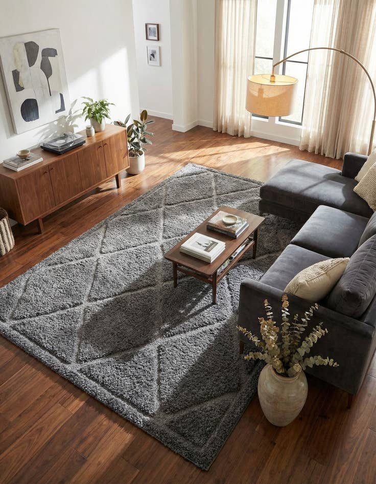 Detail image of 9' x 12' 2 Trellis Shag Rug