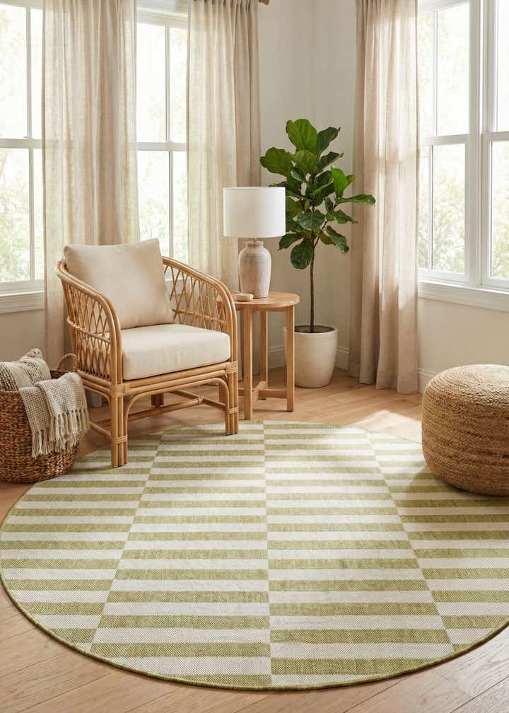 6' x 6' Easy-Clean Striped Indoor / Outdoor Round Rug