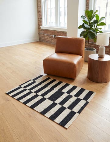 2' 8 x 3' 10 Hand Woven Kilim Modern Wool Rug