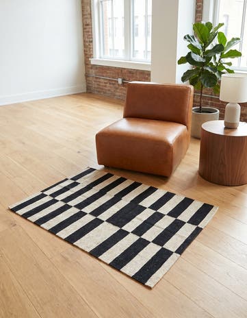 2' 8 x 3' 10 Hand Woven Kilim Modern Wool Rug