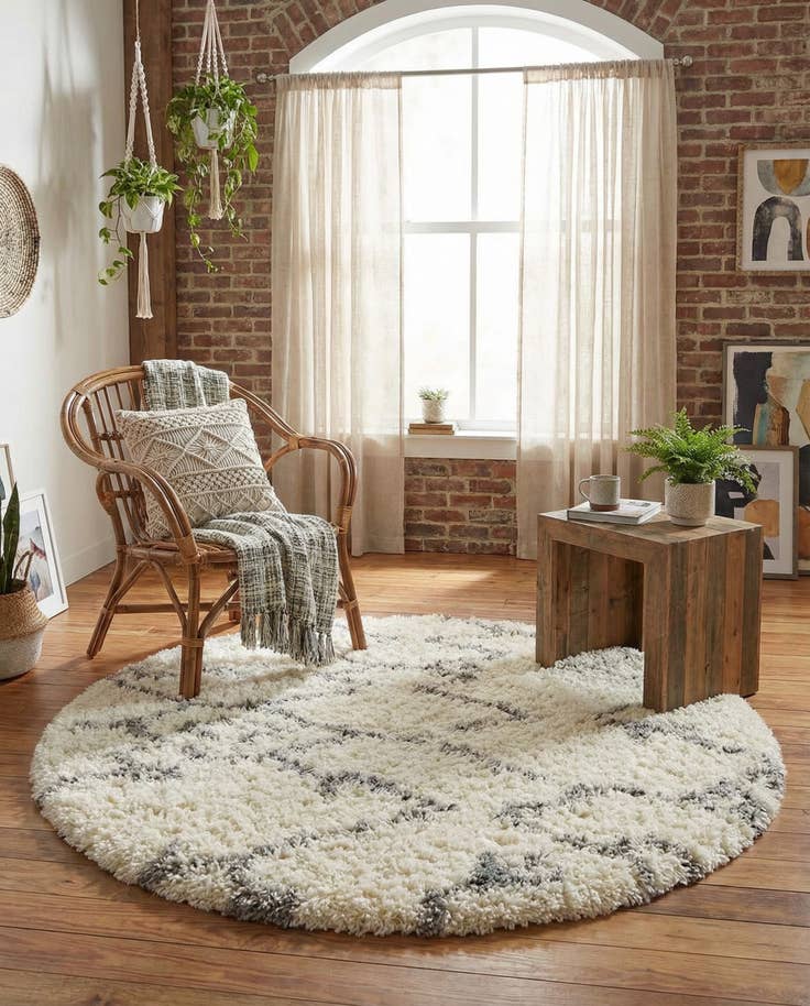 Detail image of 5' x 5' Infinity Shag Round Rug