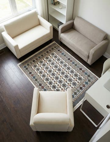 4' x 6' Nain Design Rug