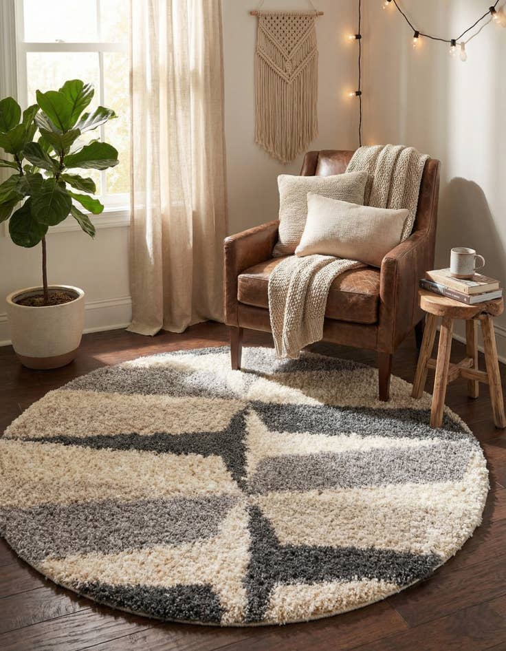 Detail image of 5' x 5' Athena Shag Round Rug