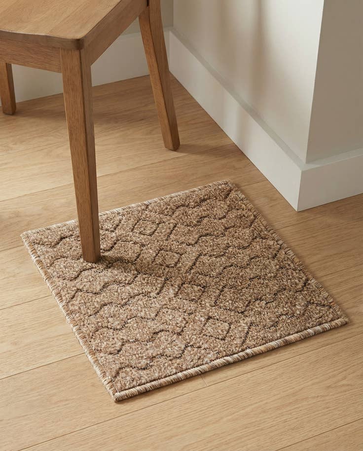 Detail image of 1' 4 x 1' 4 Easy-Clean Trellis Textured Indoor / Outdoor Sample Rug