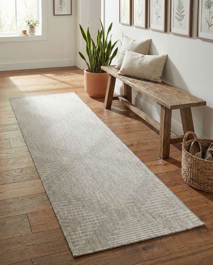 2' x 8' Easy-Clean Modern Indoor / Outdoor Runner Rug