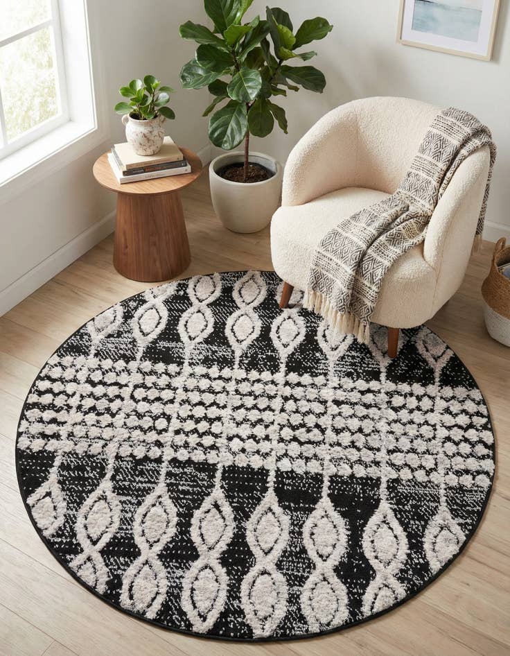 Detail image of 4' x 4' Cherokee Round Rug