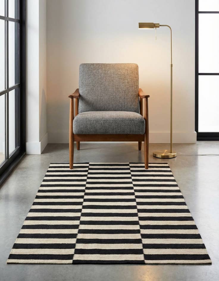 Detail image of 3' 3 x 4' 9 Hand Woven Kilim Modern Wool Rug