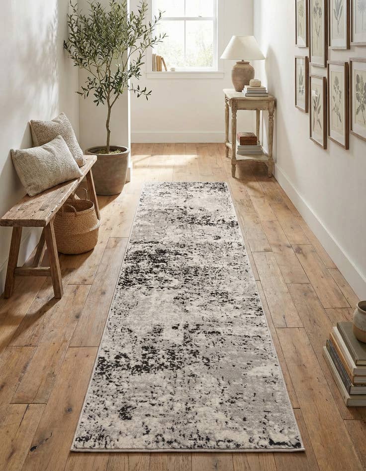 Detail image of 2' x 8' Leipzig Runner Rug