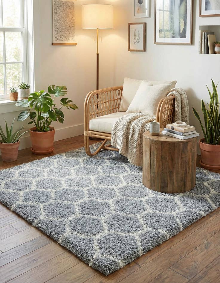 Detail image of 6' x 6' Lattice Shag Square Rug