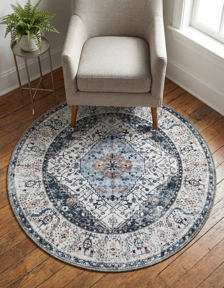 Detail image of 3' 3 x 3' 3 Yara Round Rug