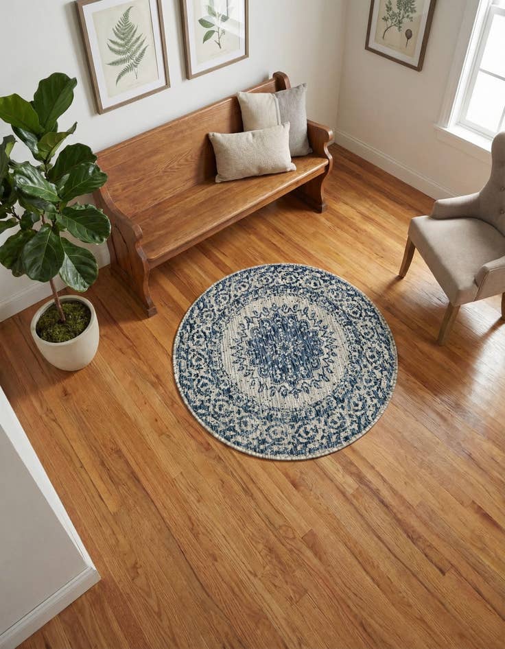 Detail image of 3' x 3' Easy-Clean Traditional Indoor / Outdoor Round Rug
