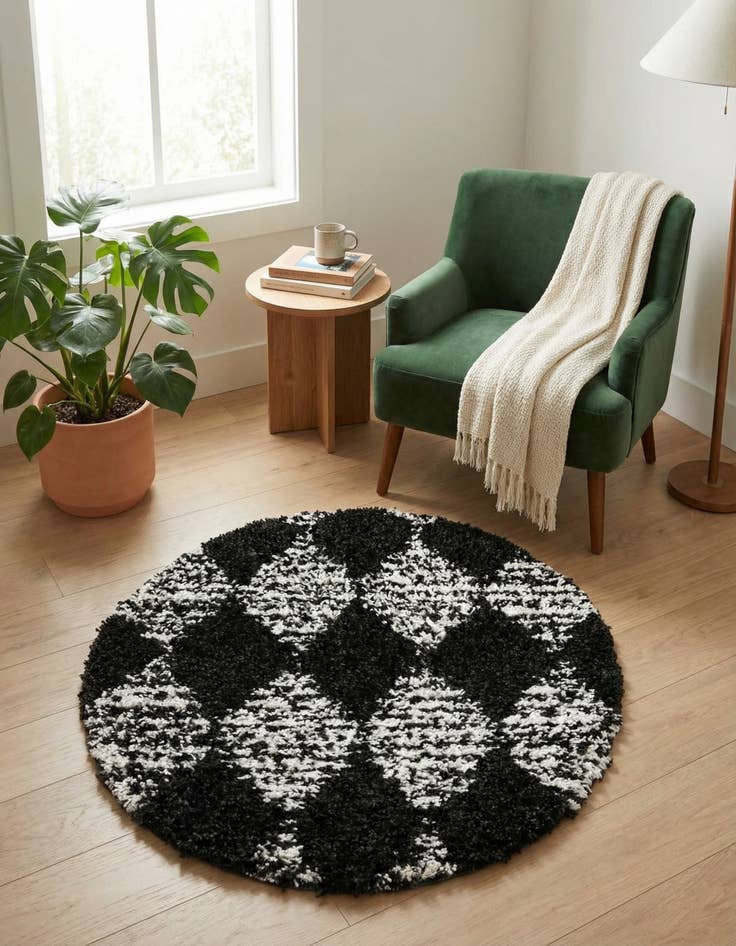 Detail image of 3' 3 x 3' 3 Serenity Shag Round Rug
