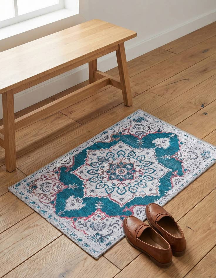 Detail image of 2' x 3' Washable Francesca Rug