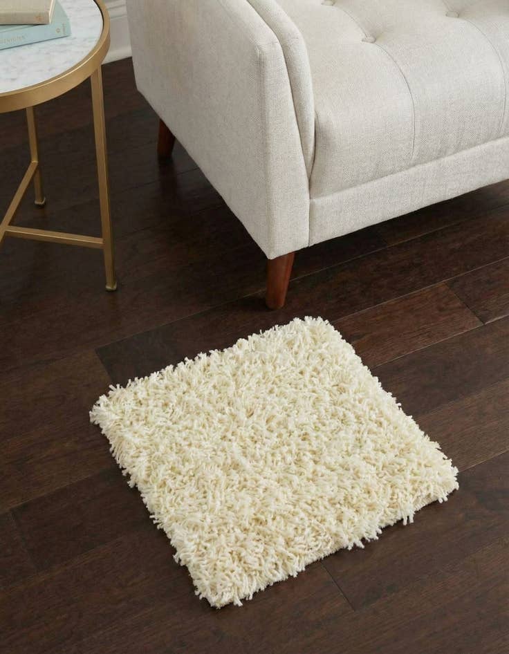 Detail image of 1' x 1' Solid Shag Sample Rug