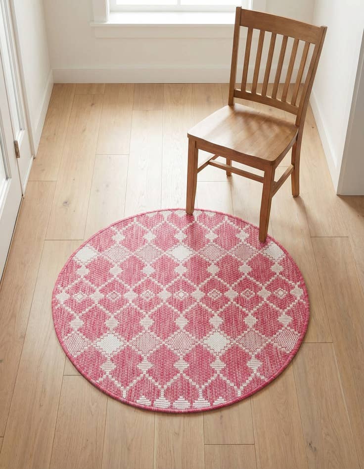 Detail image of 3' x 3' Easy-Clean Trellis Indoor / Outdoor Round Rug