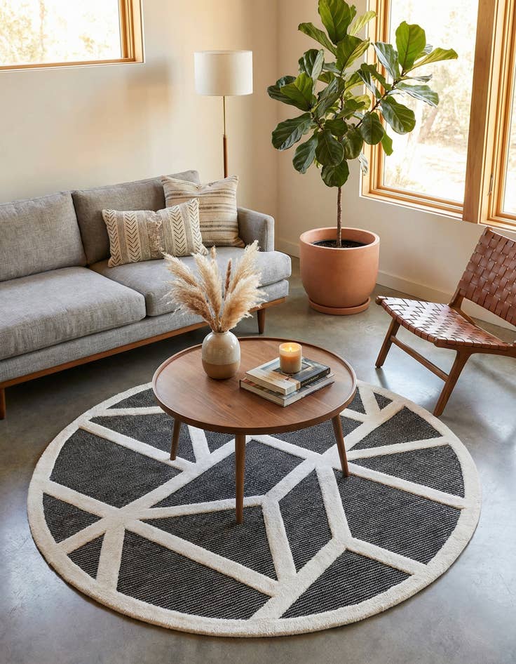 Detail image of 7' 10 x 7' 10 Prismatic Round Rug