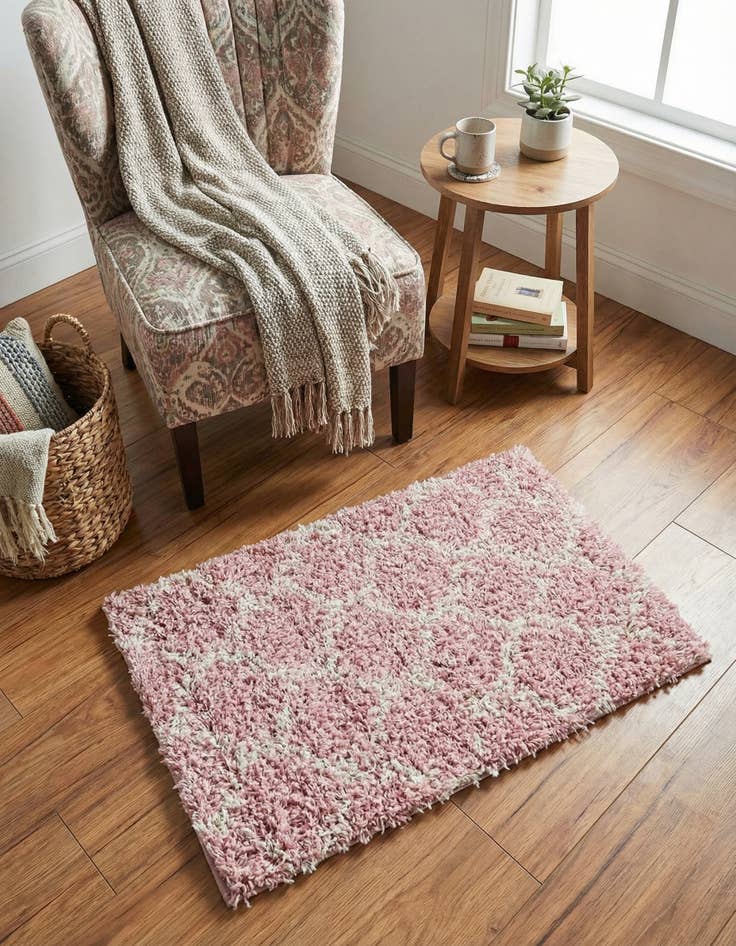 Detail image of 2' x 3' Trellis Shag Rug