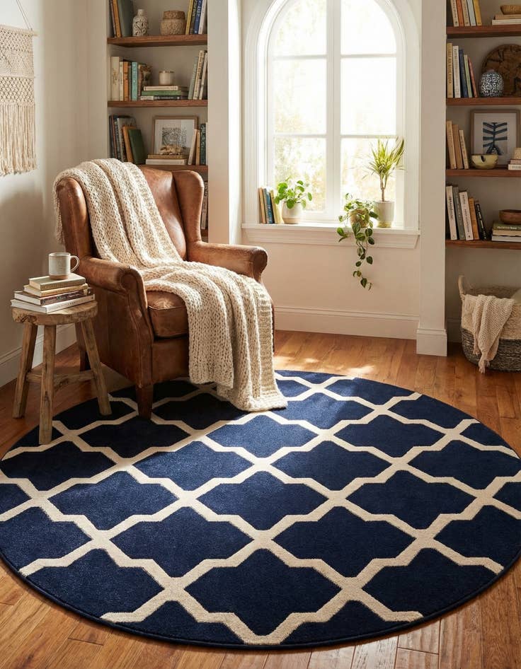 Detail image of 7' 10 x 7' 10 Trellis Round Rug