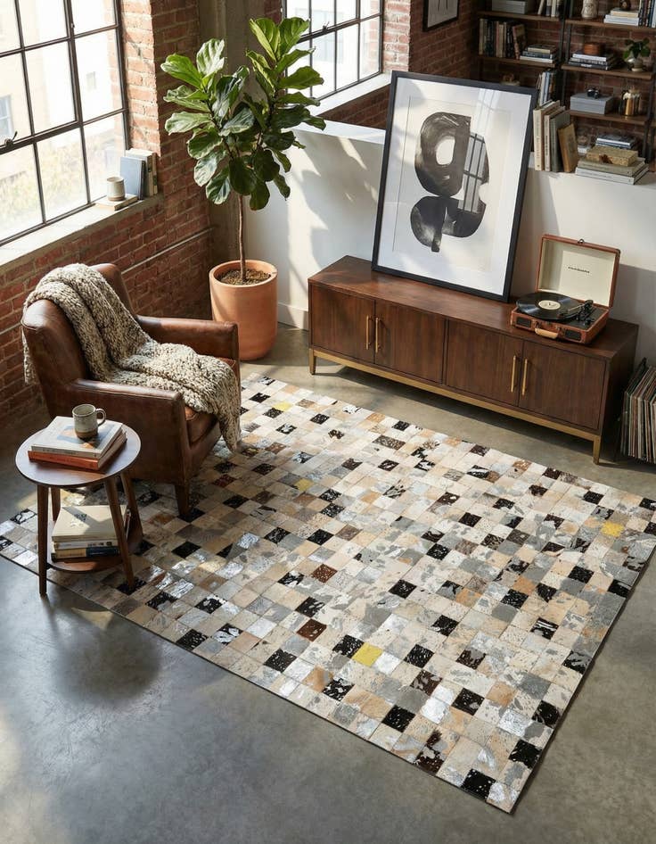 Detail image of 5' 1 x 7' 11 Cowhide - Patchwork Rug