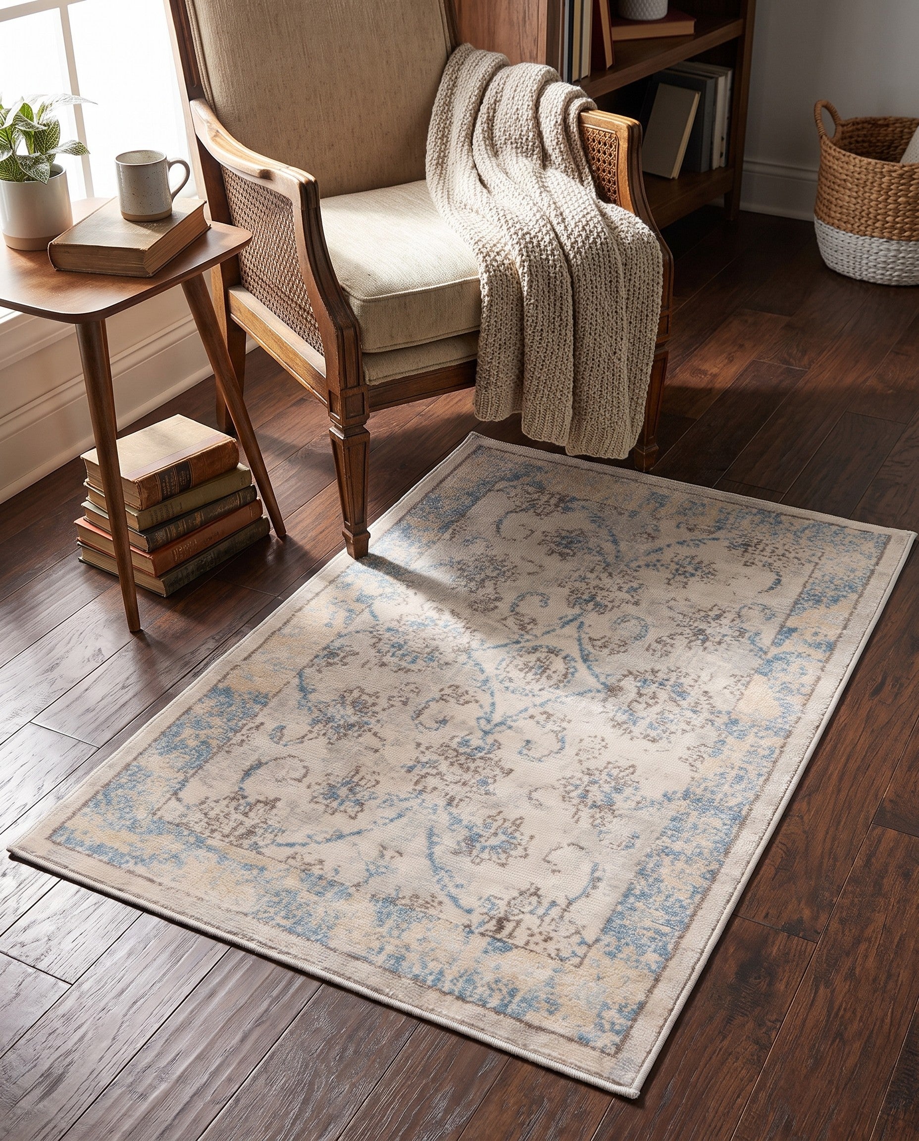 2' 2 x 3' Victoria Rug