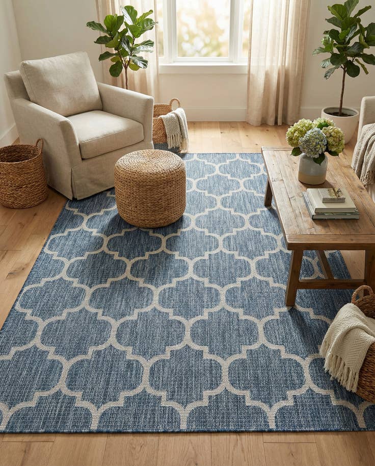 Detail image of 5' 3 x 8' Easy-Clean Lattice Indoor / Outdoor Rug