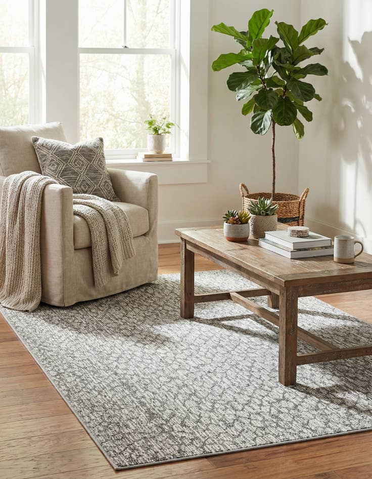 Detail image of  4' 1 x 6' 1  Washable Safari Indoor / Outdoor Rug