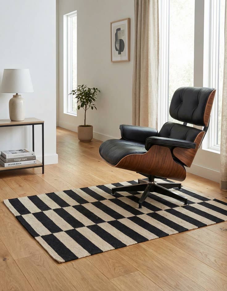 Detail image of 3' 4 x 4' 9 Hand Woven Kilim Modern Wool Rug