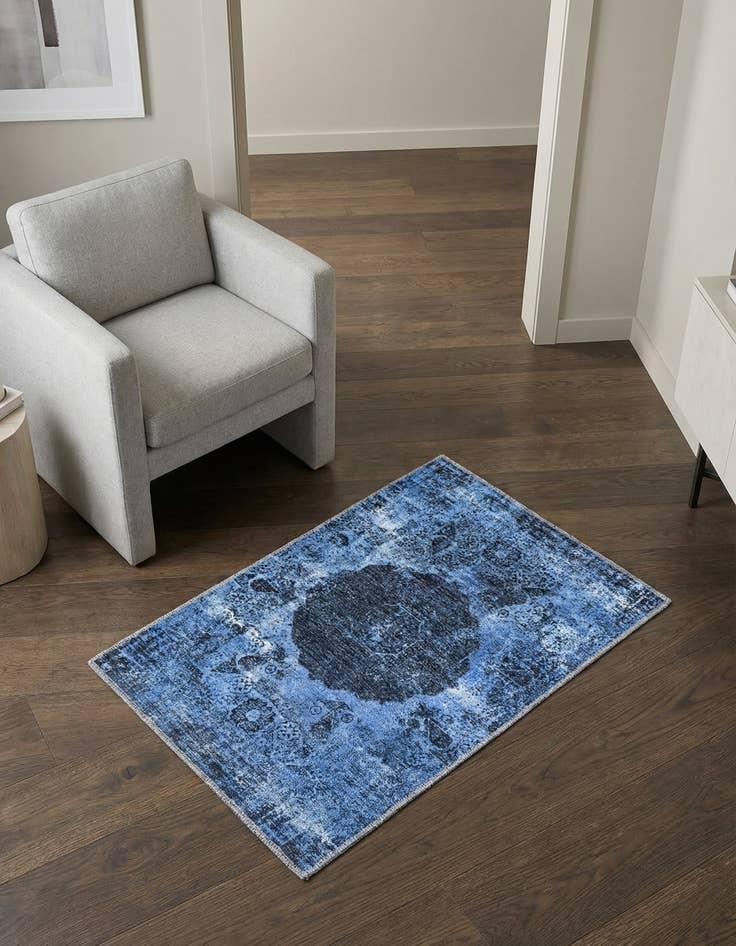 Detail image of 2' x 3' Washable Yara Rug