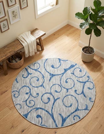 Gray Easy-Clean Botanical Indoor / Outdoor Round Rug