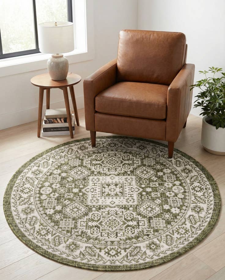 Detail image of 4' x 4' Easy-Clean Aztec Indoor / Outdoor Round Rug