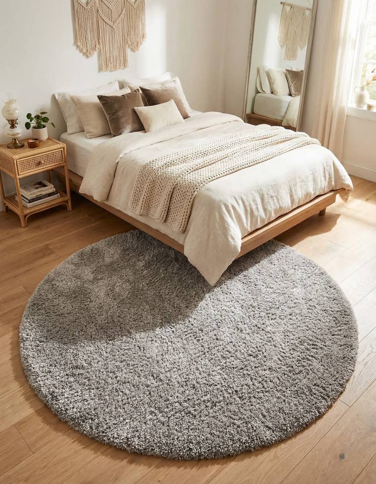 Detail image of 7' 10 x 7' 10 Marilyn Monroe&trade; Shag Round Rug