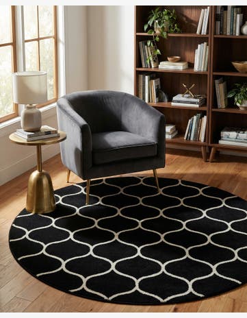 Black Trellis Frieze Round Rug