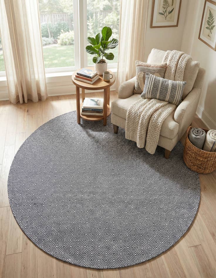 Detail image of 7' 10 x 7' 10  Hand Woven Geo Trellis Flatweave Round Rug