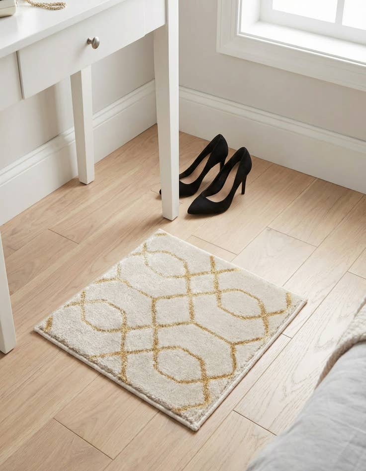 Detail image of 1' 4 x 1' 4 Marilyn Monroe&trade; Glam Trellis Sample Rug