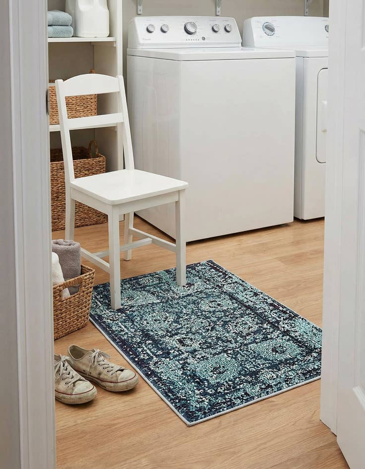 Detail image of 2' 2 x 3'  Washable Palazzo Rug