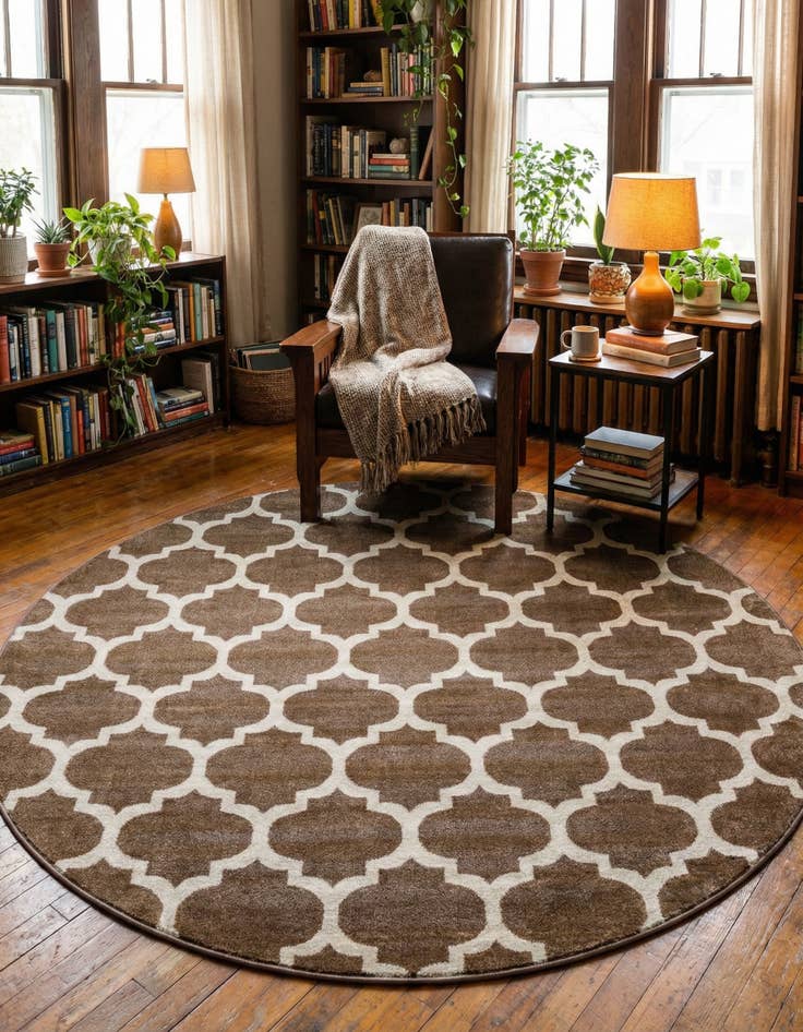 Detail image of 7' 10 x 7' 10 Lattice Round Rug