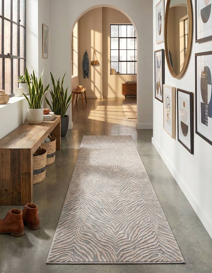 Detail image of  2' x 9' 10 Finsbury Runner Rug