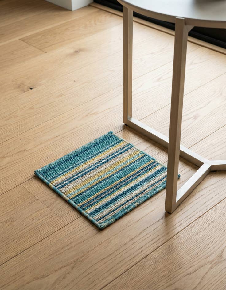 Detail image of 1' 4 x 1' 4 Azalea Sample Rug