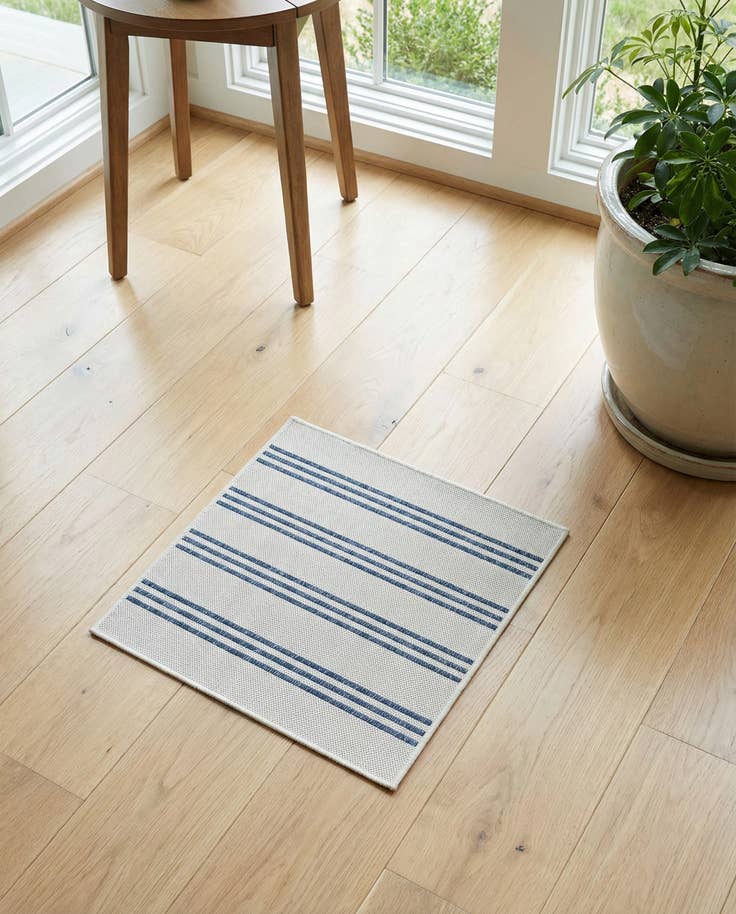 Detail image of 1' 4 x 1' 4 Easy-Clean Jill Zarin Anguilla Indoor / Outdoor Sample Rug