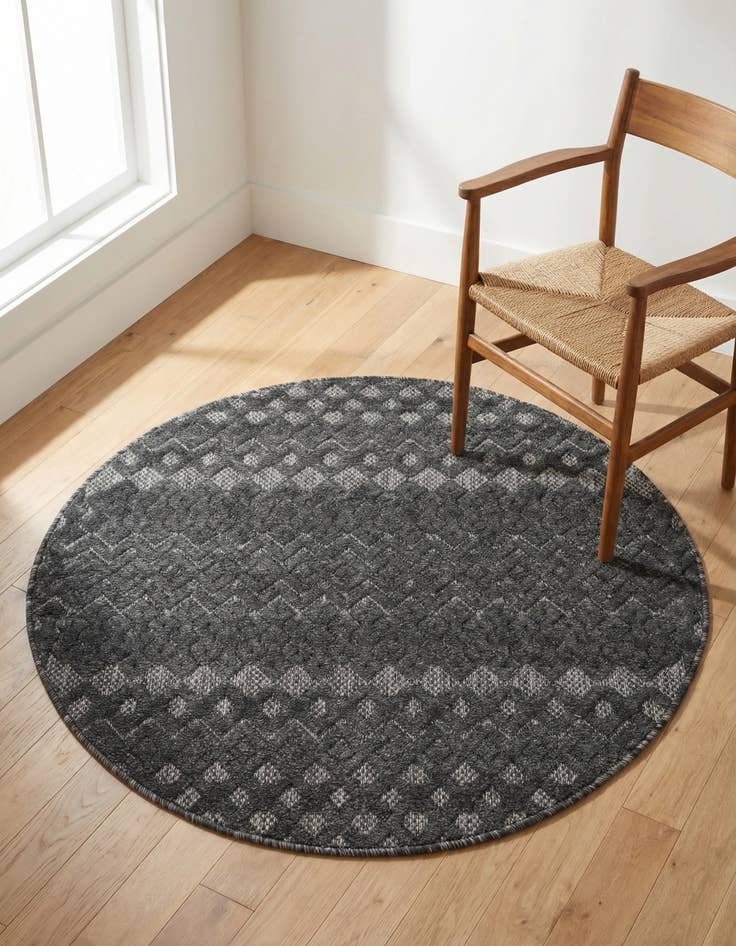 Detail image of 4' x 4' Washable Trellis Textured Indoor / Outdoor Round Rug