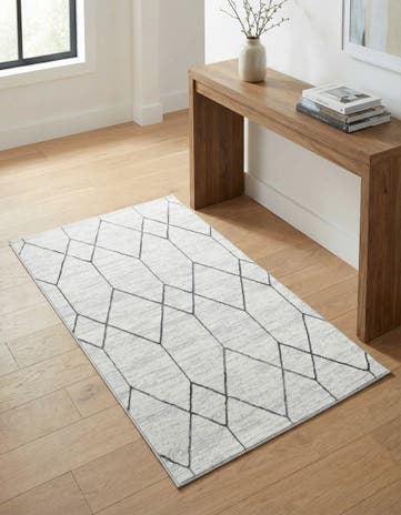 3' 3 x 5' 3 Lattice Trellis Rug