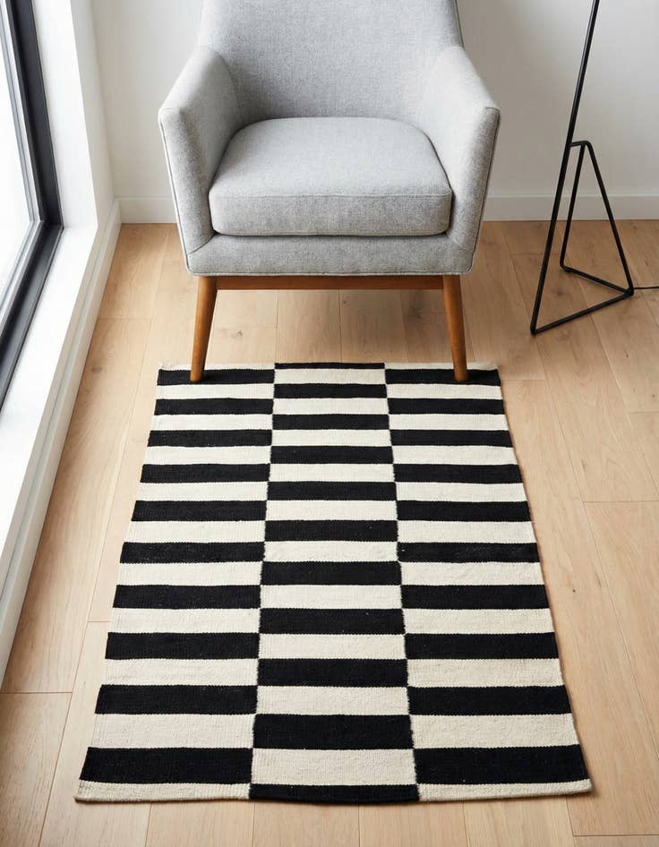 Detail image of 2' 8 x 3' 9 Hand Woven Kilim Modern Wool Rug