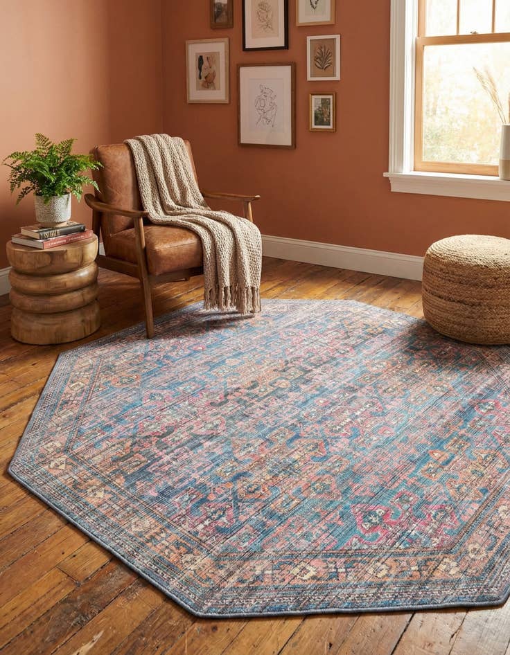 Detail image of 7' 10 x 7' 10 Washable Nostalgia Octagon Rug