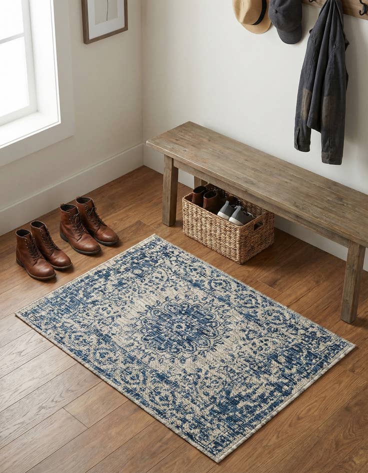 Detail image of  2' x 3'  Washable Traditional Indoor / Outdoor Rug
