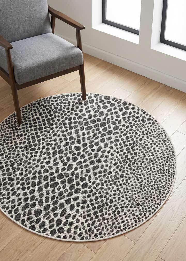 4' x 4' Easy-Clean Jill Zarin Cape Town Indoor / Outdoor Round Rug