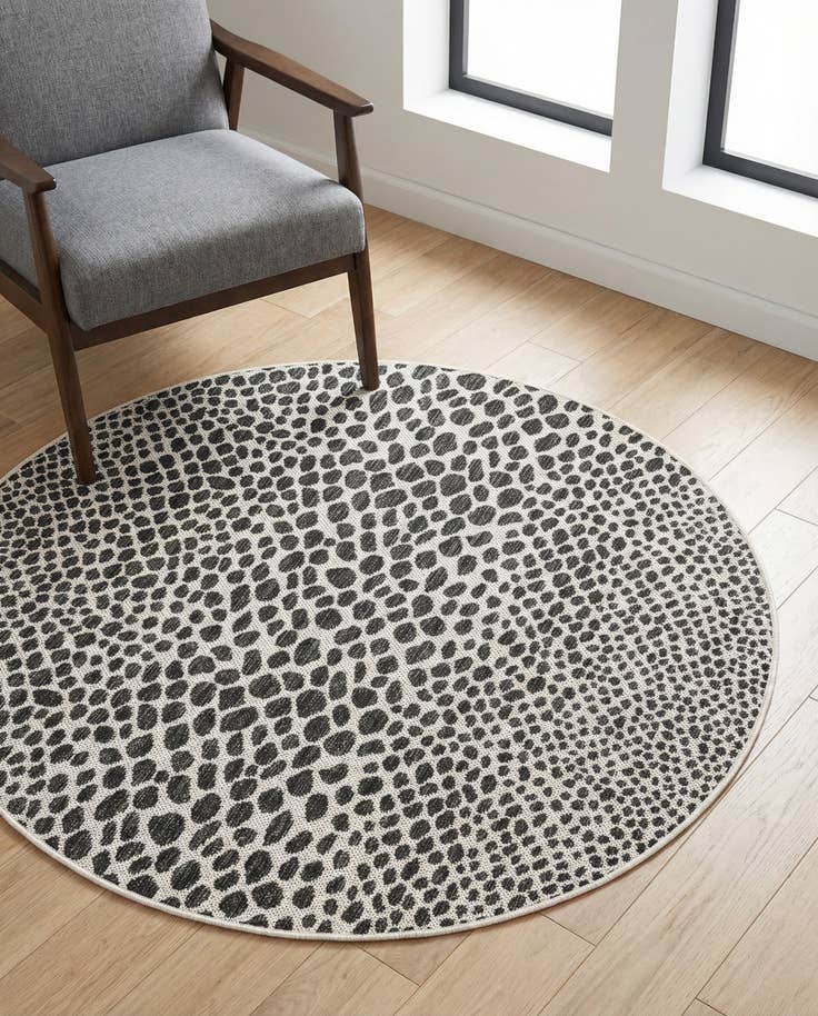 Detail image of 4' x 4' Easy-Clean Jill Zarin Cape Town Indoor / Outdoor Round Rug